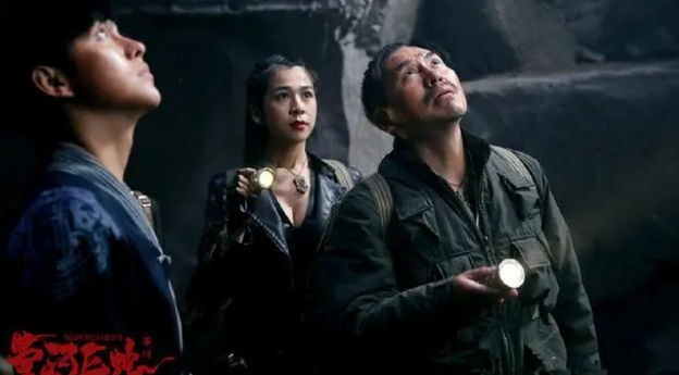 《黄河巨蛇事件》上映,盗墓题材新变种,软情色裹挟打怪兽