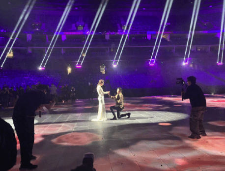 管泽元向余霜求婚好甜蜜!管泽元余霜什么时候在一起的